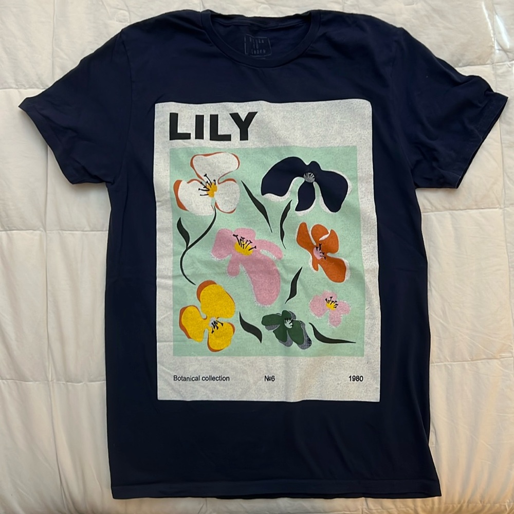 T Shirt Adult MED Blue Lily Floral Botanical Gardens Short Sleeve
